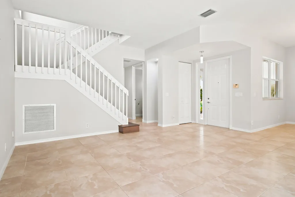 207 Isle Verde Way Palm Beach Gardens FL 33418