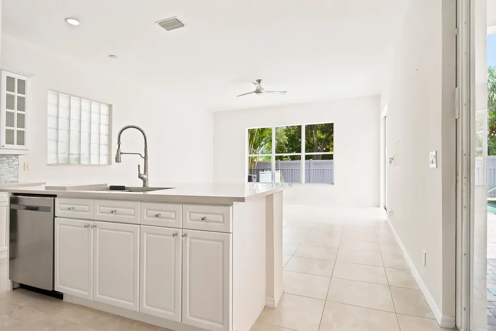 207 Isle Verde Way Palm Beach Gardens FL 33418
