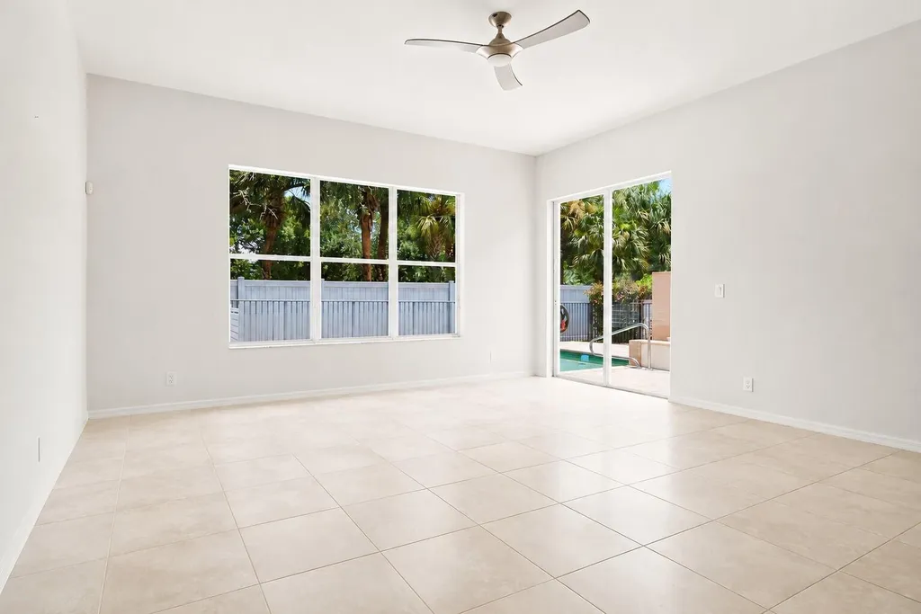 207 Isle Verde Way Palm Beach Gardens FL 33418