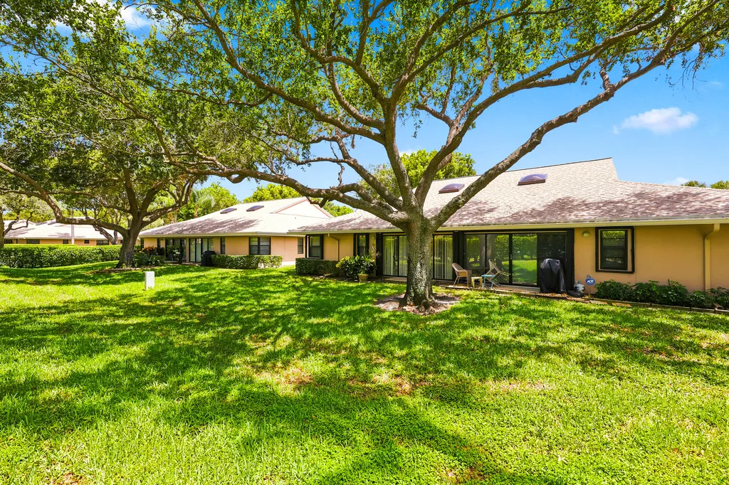 8343 Springlake Drive Boca Raton FL 33496