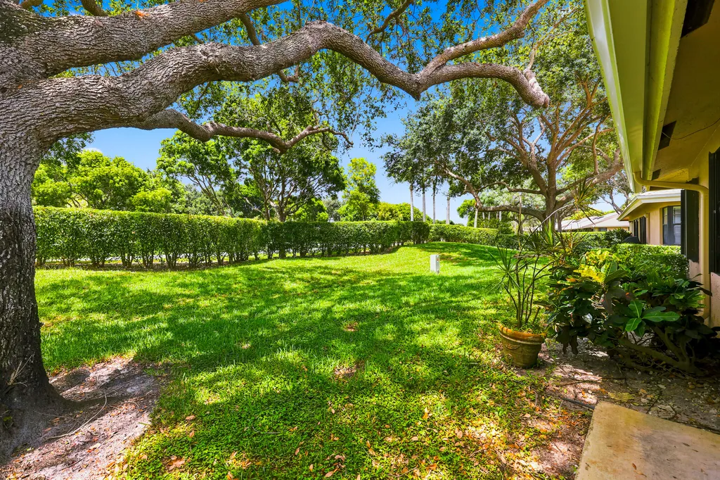 8343 Springlake Drive Boca Raton FL 33496