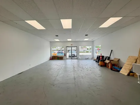 3863 NW 19th Street Lauderdale Lakes FL 33311