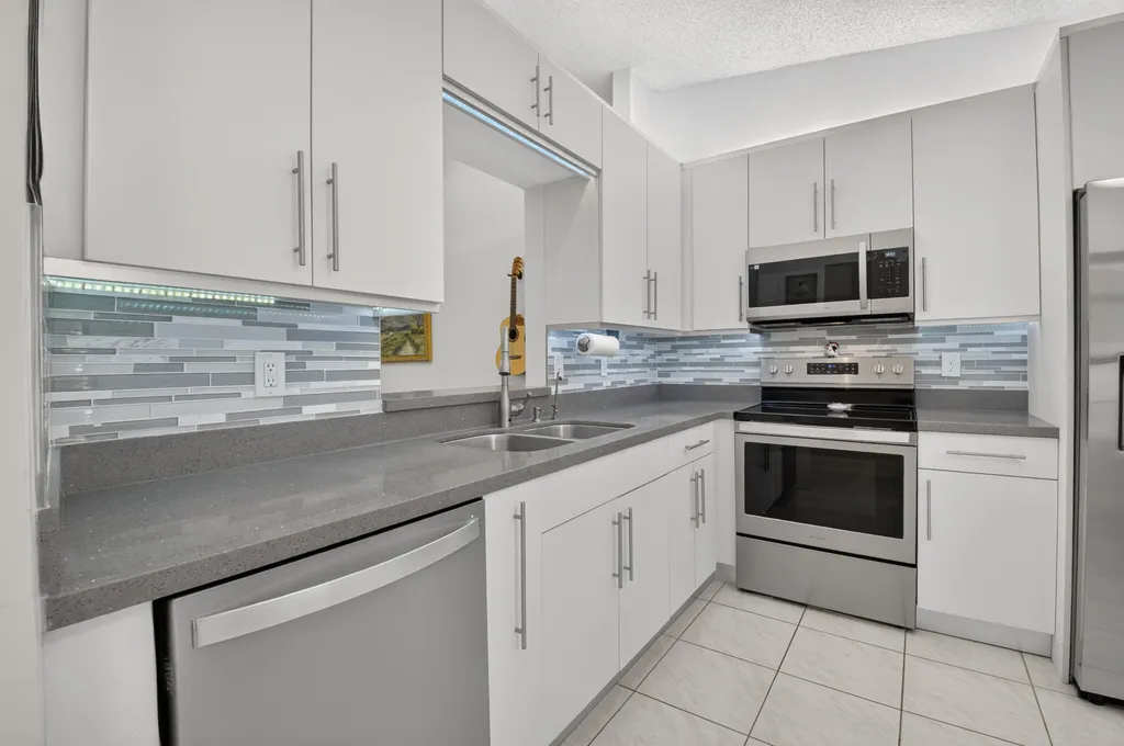 8246 Springview Terrace Boca Raton FL 33496