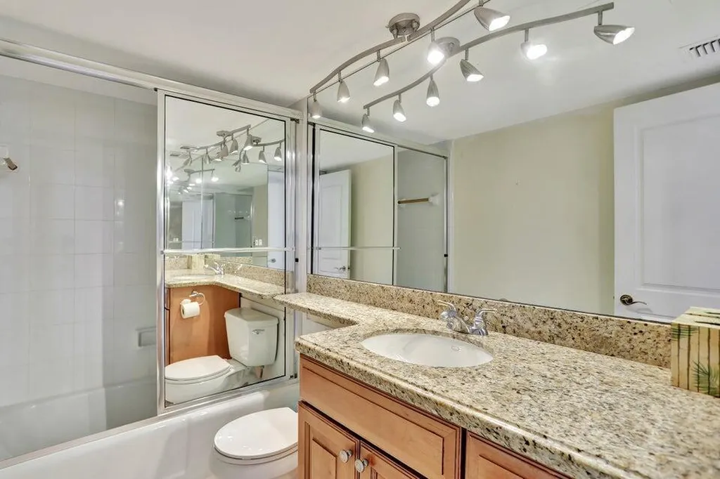 1021 Hillsboro Mile Hillsboro Beach FL 33062