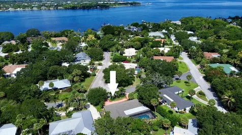 22 Banyan Road Sewalls Point FL 34996