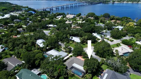 22 Banyan Road Sewalls Point FL 34996