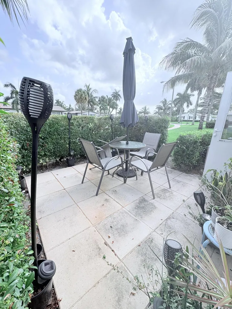2966 Crosley Drive E West Palm Beach FL 33415