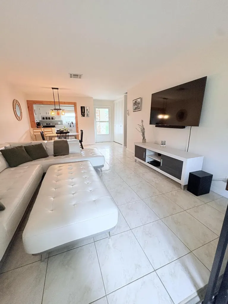 2966 Crosley Drive E West Palm Beach FL 33415