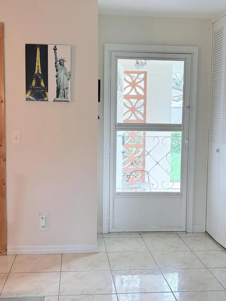 2966 Crosley Drive E West Palm Beach FL 33415