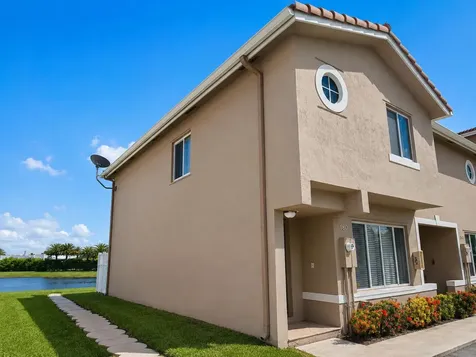 180 Riviera Circle Weston FL 33326