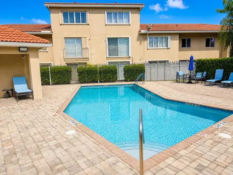 180 Riviera Circle Weston FL 33326