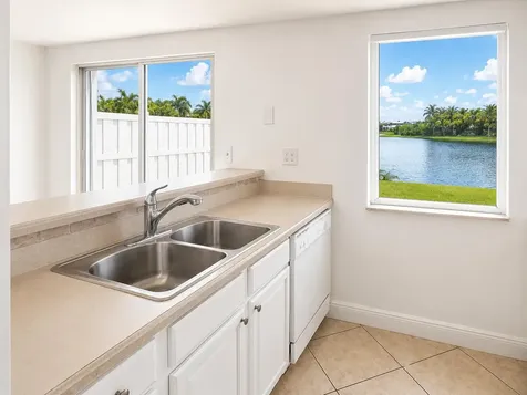 180 Riviera Circle Weston FL 33326
