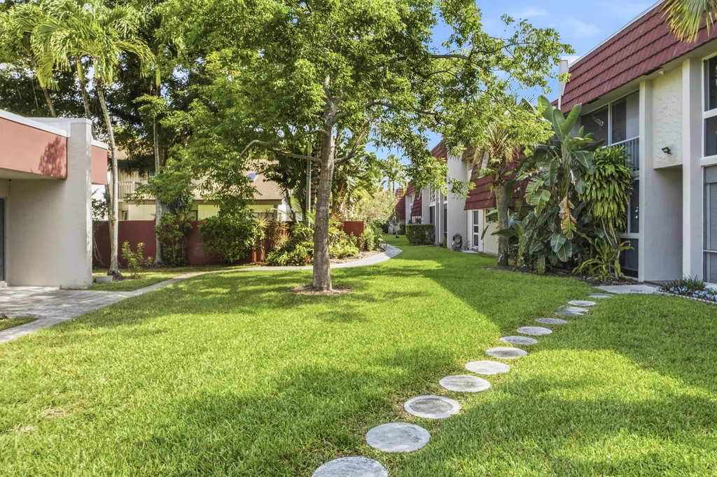 13 Jacaranda Drive Plantation FL 33324