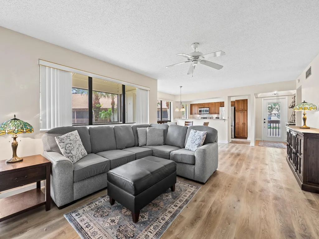 218 Brackenwood Terrace Palm Beach Gardens FL 33418