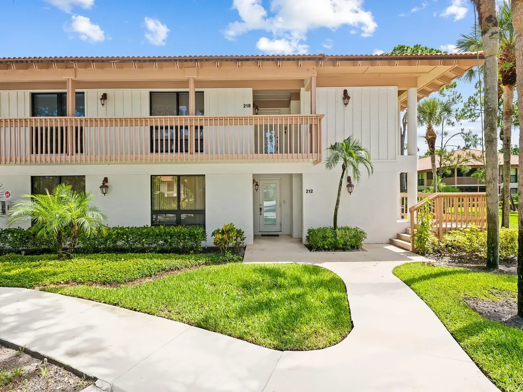 218 Brackenwood Terrace Palm Beach Gardens FL 33418