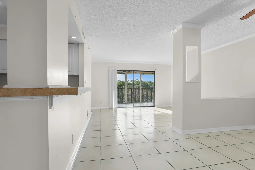 2112 S Cypress Bend Drive Pompano Beach FL 33069