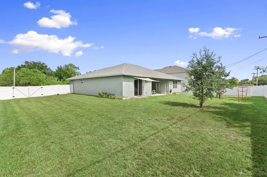 601 SW S Quick Circle Port St Lucie FL 34953