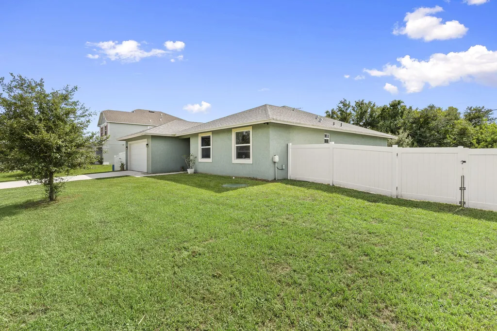 601 SW S Quick Circle Port St Lucie FL 34953