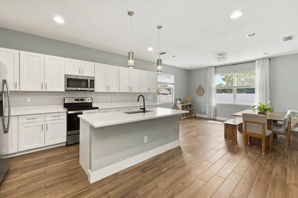 601 SW S Quick Circle Port St Lucie FL 34953