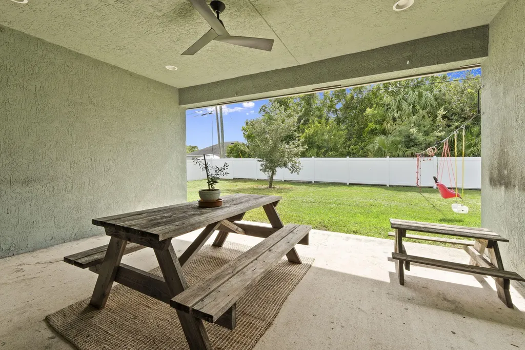 601 SW S Quick Circle Port St Lucie FL 34953