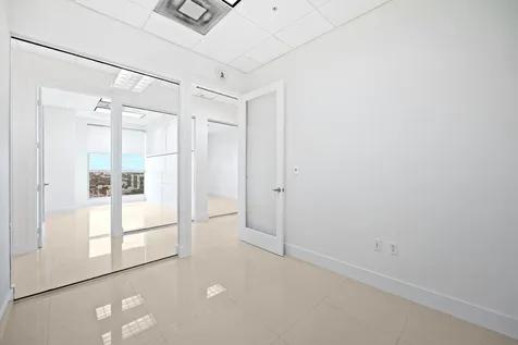 175 SW 7th Street Miami FL 33130