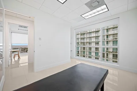 175 SW 7th Street Miami FL 33130