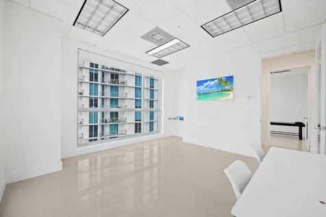 175 SW 7th Street Miami FL 33130