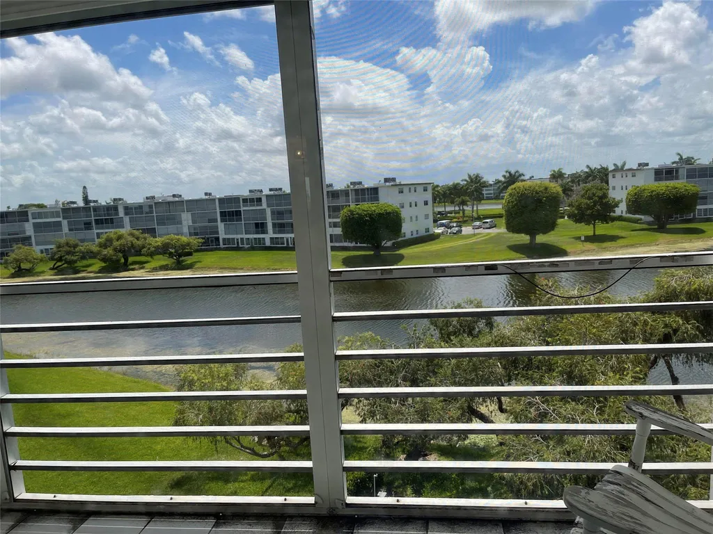 4030 Hythe B Boca Raton FL 33434
