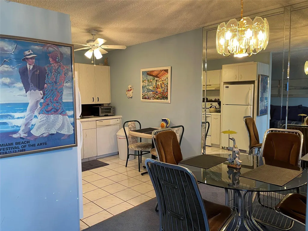 4030 Hythe B Boca Raton FL 33434