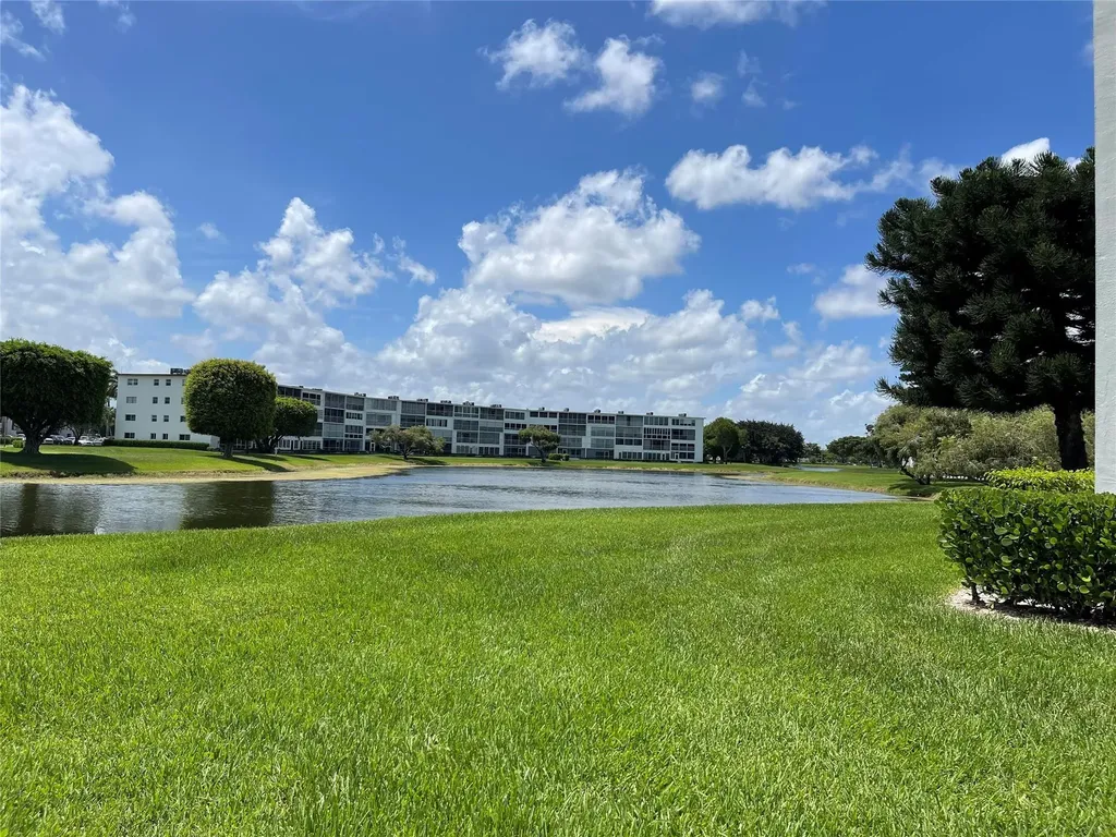 4030 Hythe B Boca Raton FL 33434