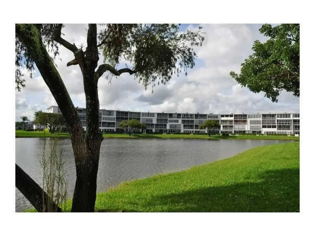 4030 Hythe B Boca Raton FL 33434