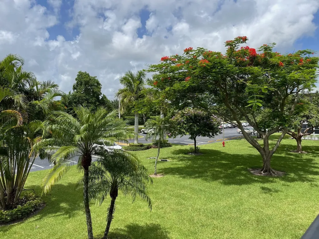 4030 Hythe B Boca Raton FL 33434