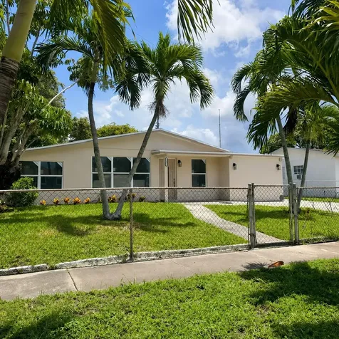 1321 W 3rd Street Riviera Beach FL 33404
