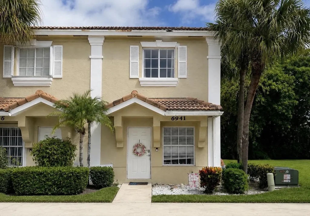 6941 Crooked Fence Drive Lake Worth FL 33467