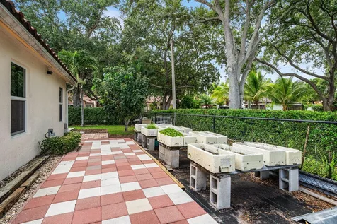 5563 NW 41st Avenue Coconut Creek FL 33073