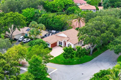 5563 NW 41st Avenue Coconut Creek FL 33073