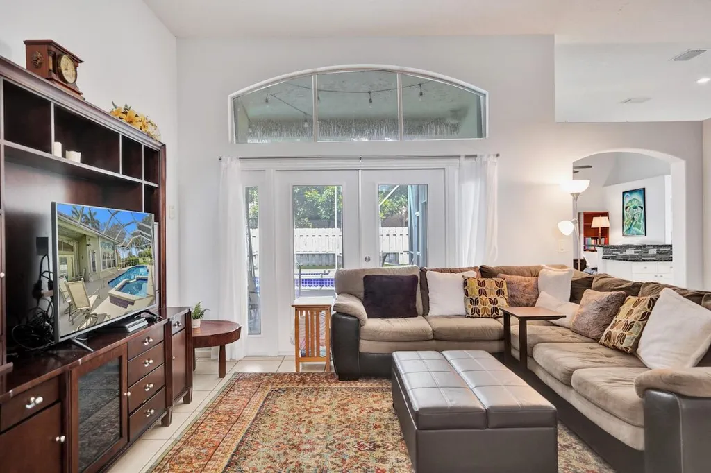 5886 Bay Hill Circle Lake Worth FL 33463