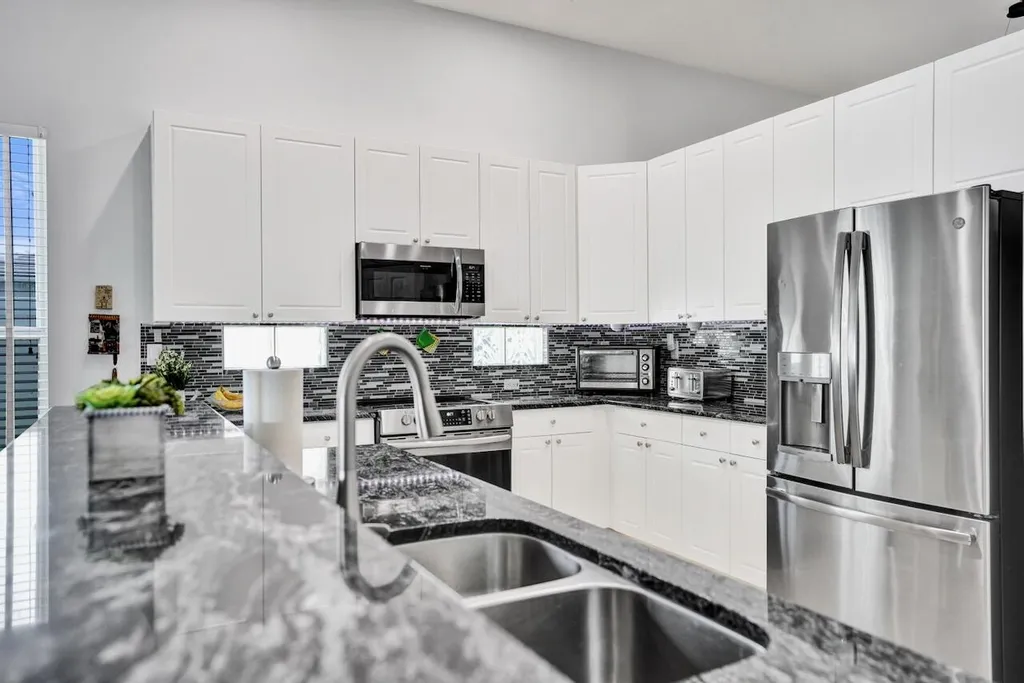 5886 Bay Hill Circle Lake Worth FL 33463
