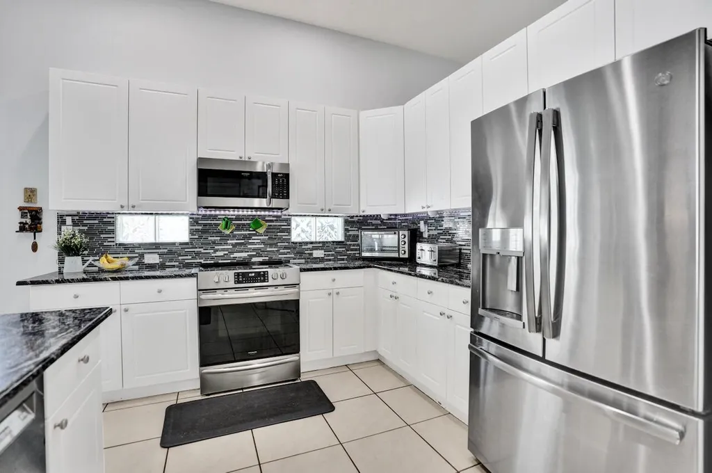 5886 Bay Hill Circle Lake Worth FL 33463