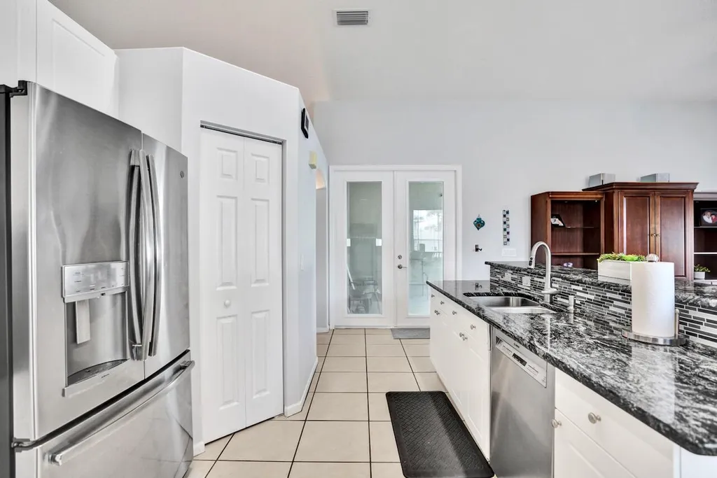 5886 Bay Hill Circle Lake Worth FL 33463