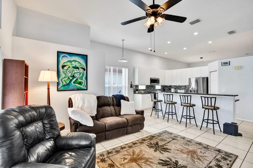 5886 Bay Hill Circle Lake Worth FL 33463