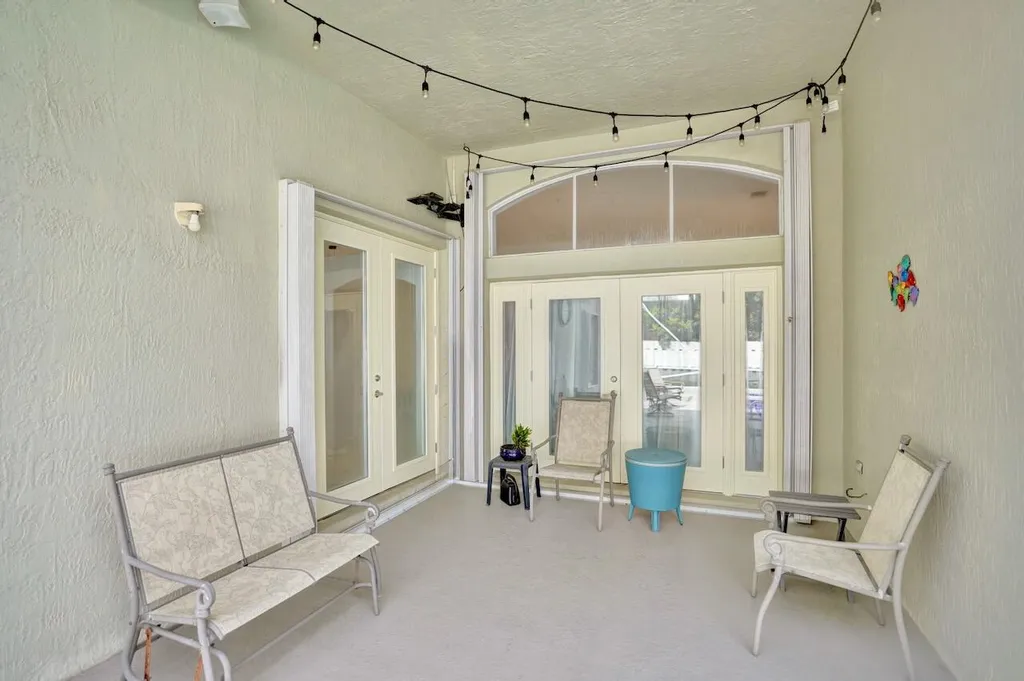 5886 Bay Hill Circle Lake Worth FL 33463