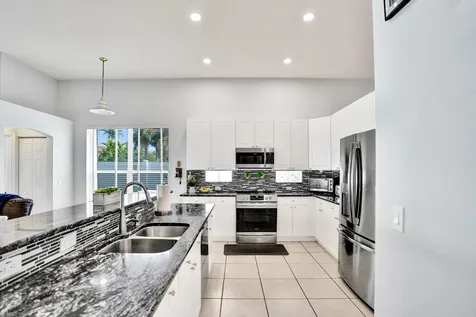 5886 Bay Hill Circle Lake Worth FL 33463