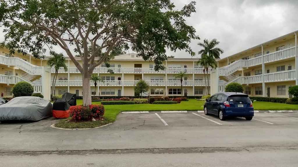 16 Dorset A Boca Raton FL 33434