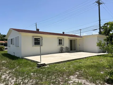 816 24th Avenue N Lake Worth Beach FL 33460