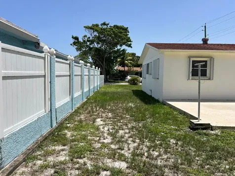 816 24th Avenue N Lake Worth Beach FL 33460