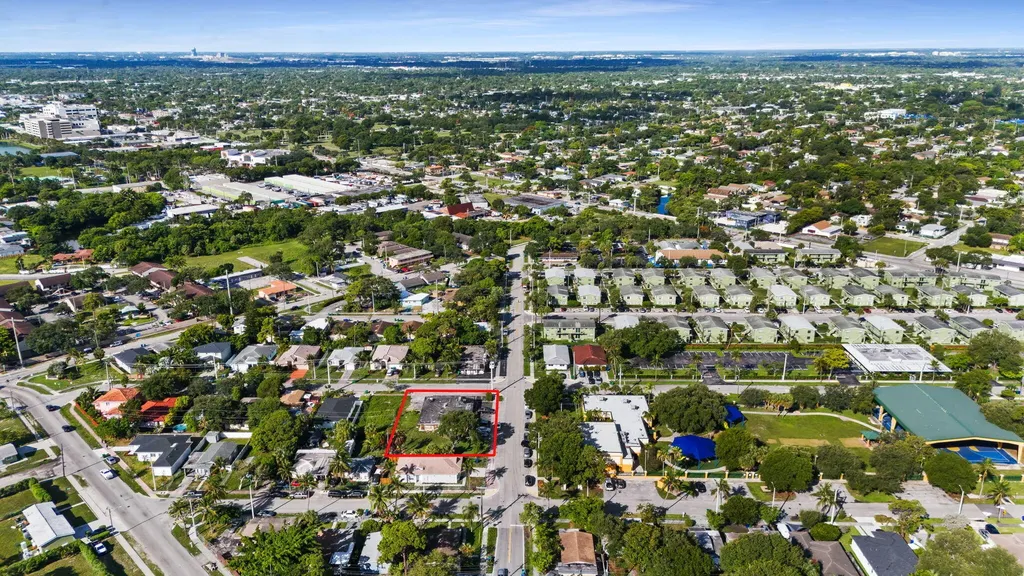 880 NW 25th Avenue Fort Lauderdale FL 33311