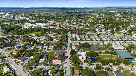 880 NW 25th Avenue Fort Lauderdale FL 33311