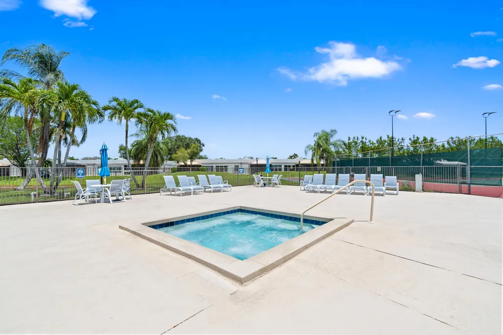 9305 Flynn Circle Boca Raton FL 33496