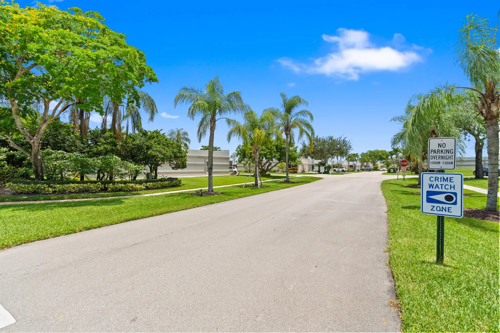 9305 Flynn Circle Boca Raton FL 33496